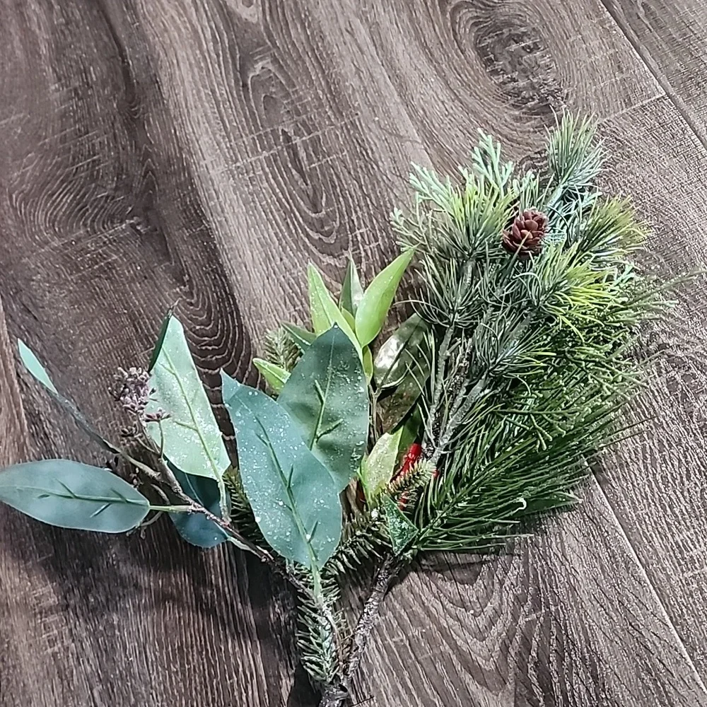 2x Ashland glittered foliage Stems